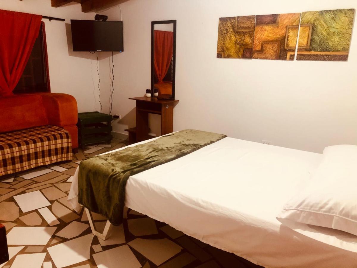 House Bed & Breakfast Guatape Ngoại thất bức ảnh
