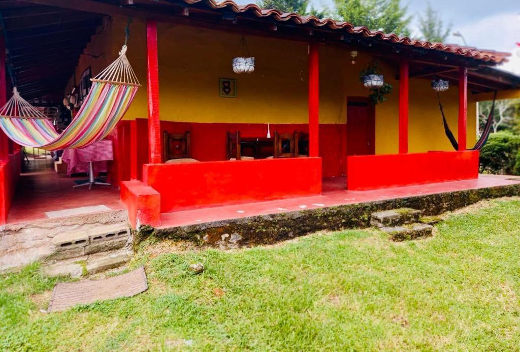 House Bed & Breakfast Guatape Ngoại thất bức ảnh