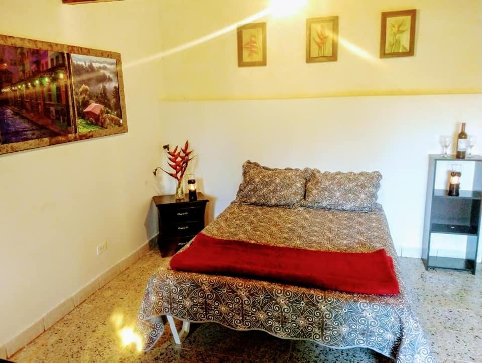 House Bed & Breakfast Guatape Ngoại thất bức ảnh