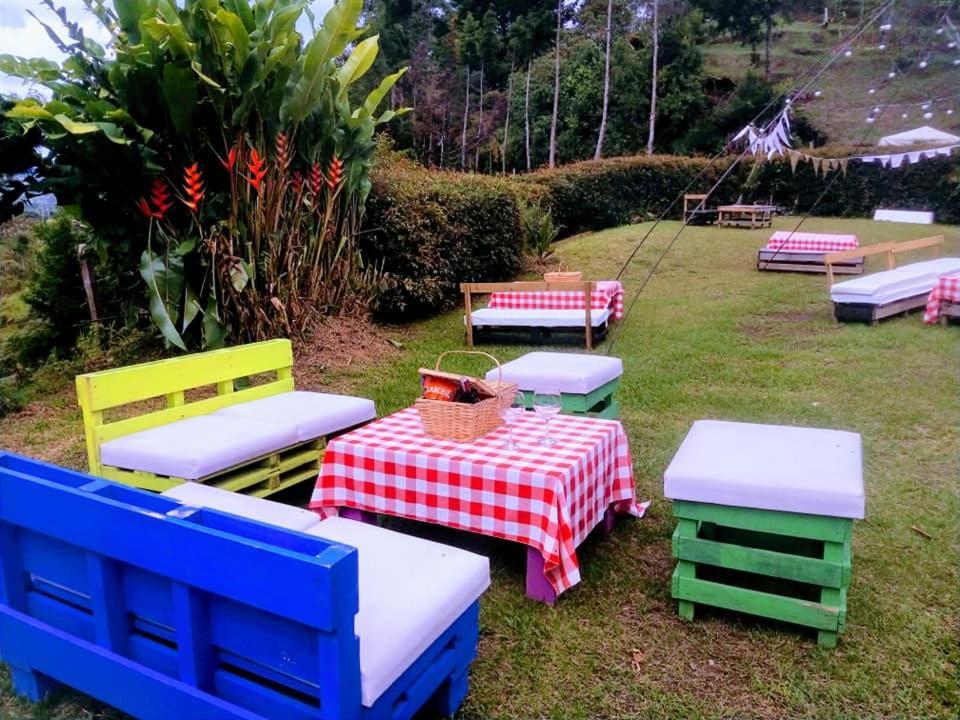House Bed & Breakfast Guatape Ngoại thất bức ảnh